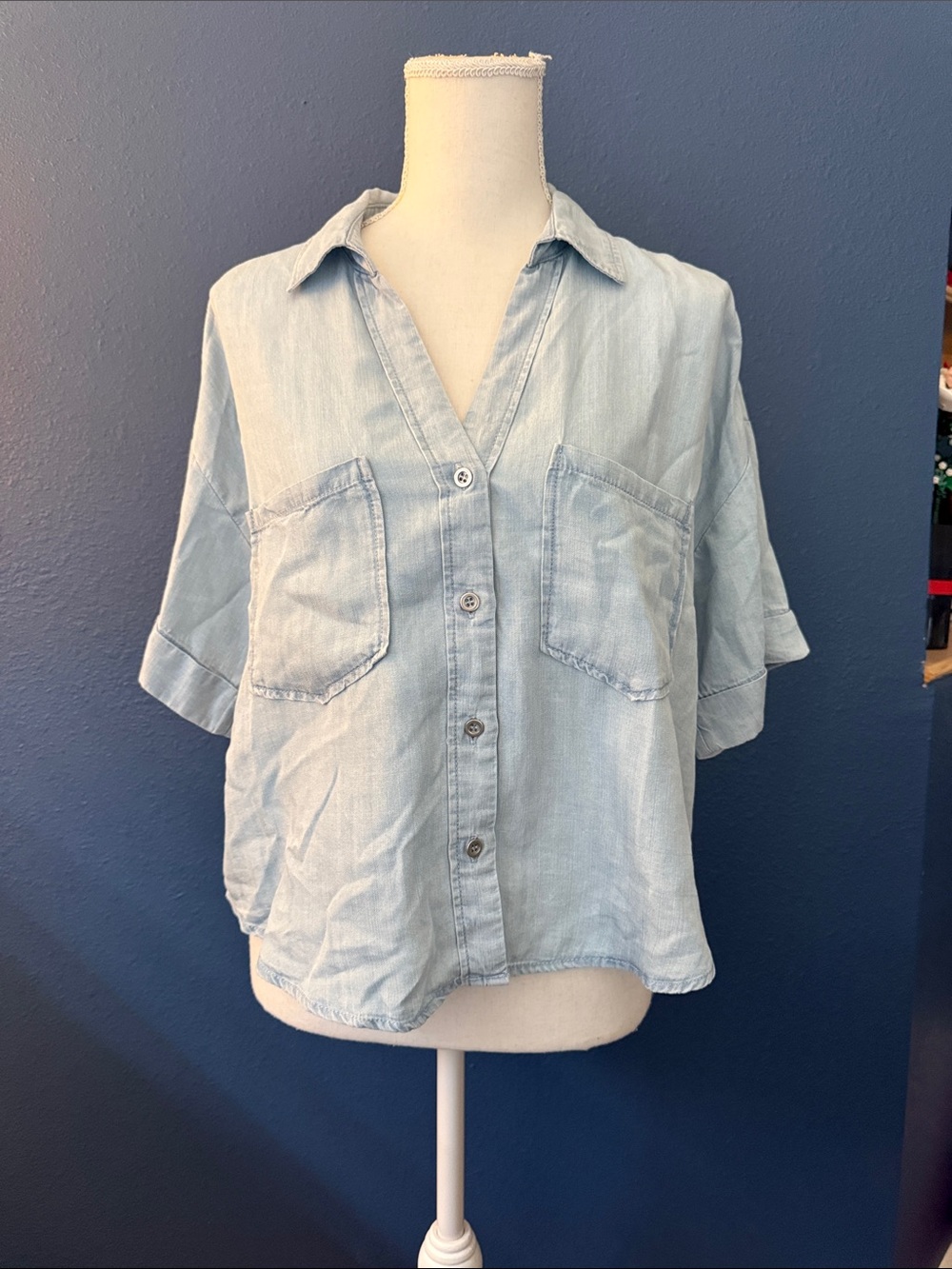 Velvet Heart Light Blue Button-Front Short Sleeve Shirt